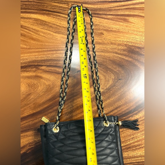 Giorgio Beverly Hills Vintage 80/90’s
Quilted Black Leather Purse Gold Hardware - Picture 9 of 17